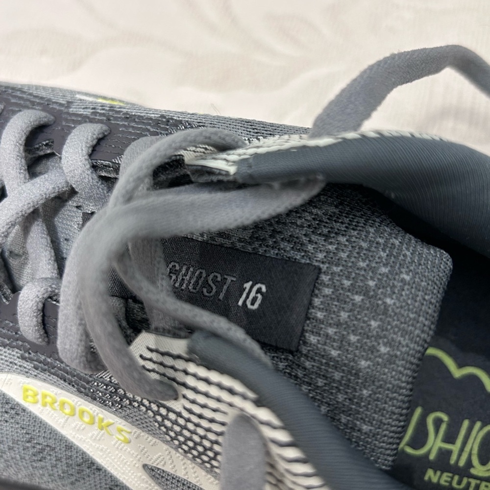 Brooks Ghost 16 Men’s 7.5 EU 40.5 Charcoal and Lime Athletic Shoes, EXCELLENT - Picture 8 of 14